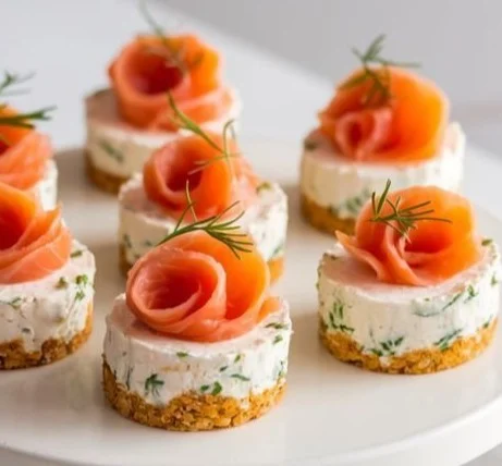 Gratin de Pommes de Terre Savoyard crémeux et savoureux, prêt à être servi.