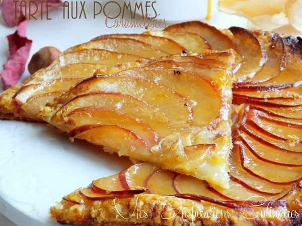 Tarte aux pommes caramélisées, un dessert français savoureux.