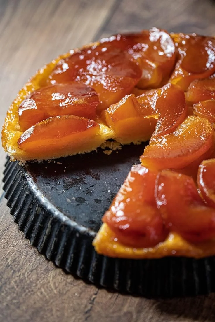 Tarte Tatin traditionnelle des soeurs Tatin, dessert aux pommes caramélisées