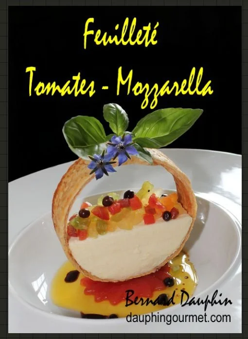 Feuilleté de tomates mozzarella croustillant prêt à être savouré