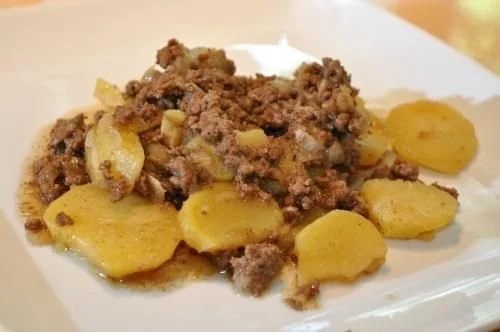 Hachis de ma mère de Mireille, un plat traditionnel réconfortant.