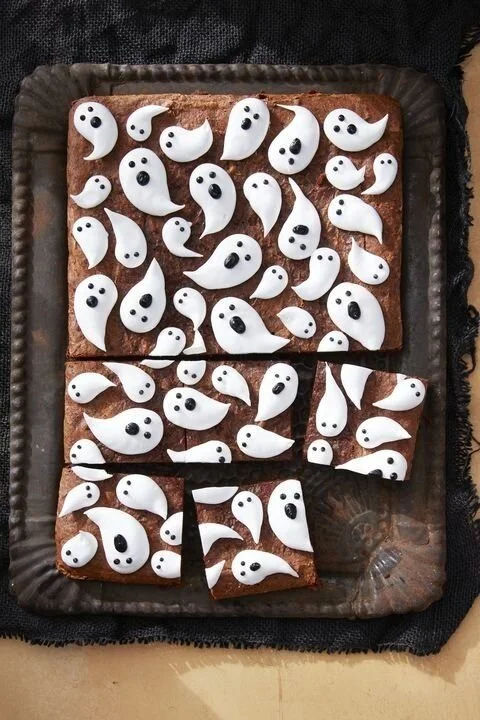 Desserts Halloween horriblement mignons pour une fête réussie.