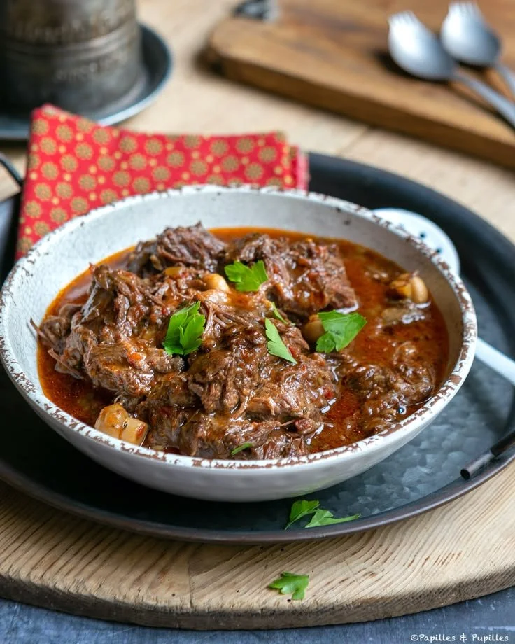 Recette joues de boeuf au Crémant de Bordeaux, un plat savoureux et facile à réaliser.