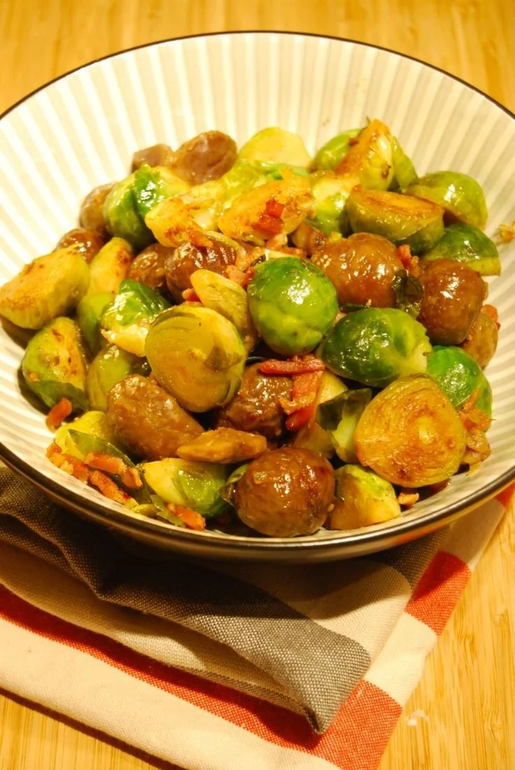 Poêlée savoureuse de choux de Bruxelles et marrons cuisinée avec soin